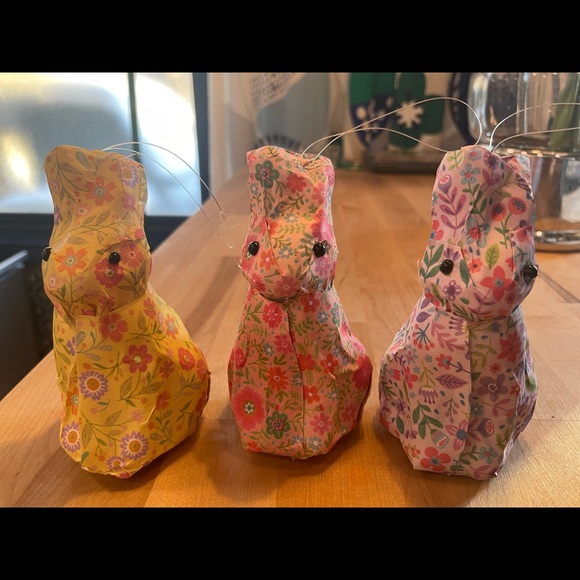 Set of 3 paper  mache’ bunnies - Picture 3 of 7